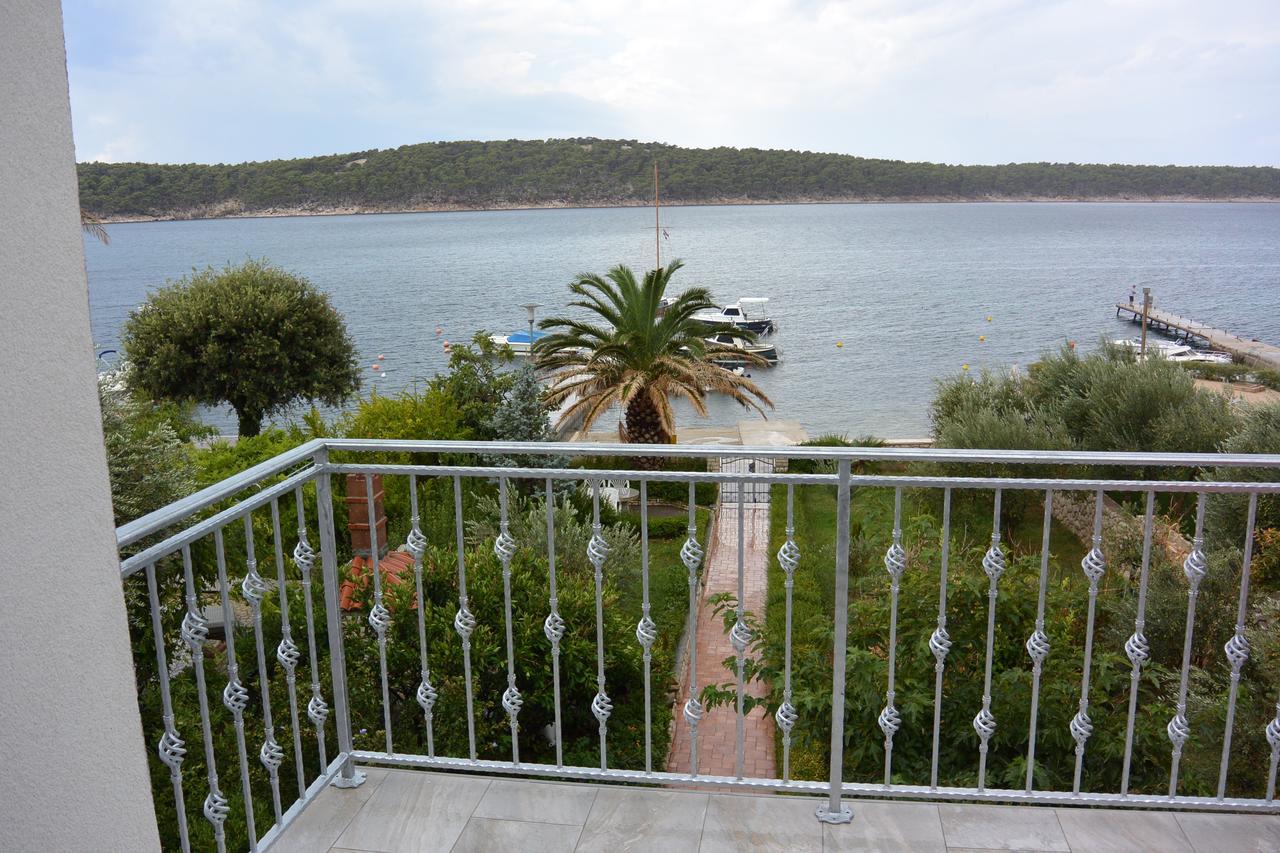 Apartments Nautica Barbat na Rabu Экстерьер фото
