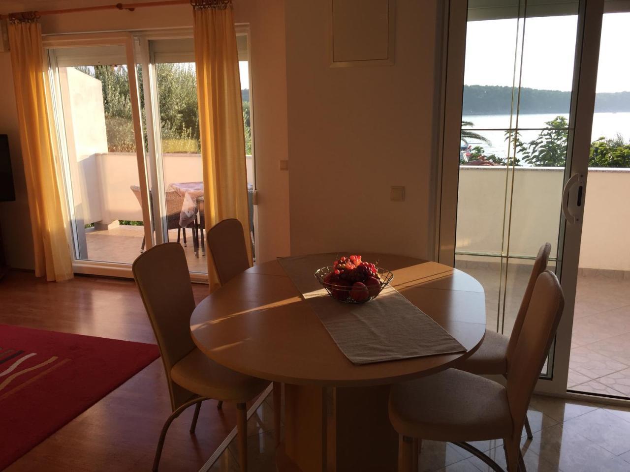 Apartments Nautica Barbat na Rabu Экстерьер фото